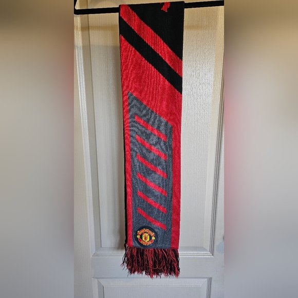 Nike Other - Nike Original Manchester United Soccer Reversible Scarf Adult Unisex